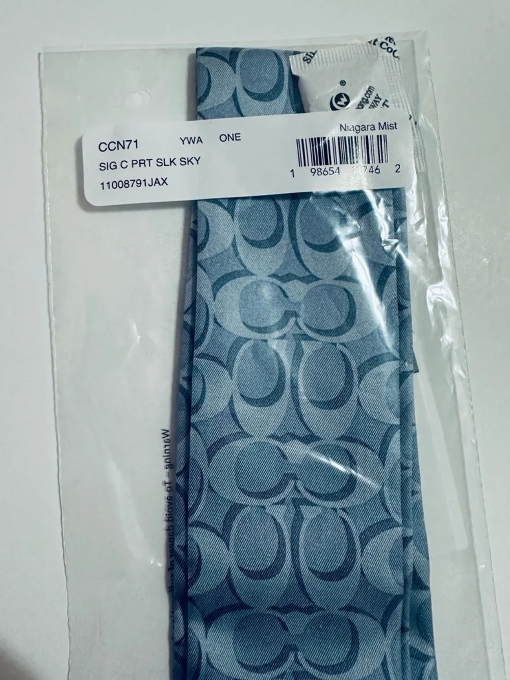 COACH NIAGRA MIST SIGNATURE C SILK SKINNY SCARF BAG HANDLE WRAP HAIR NECK TIE - Picture 6 of 6